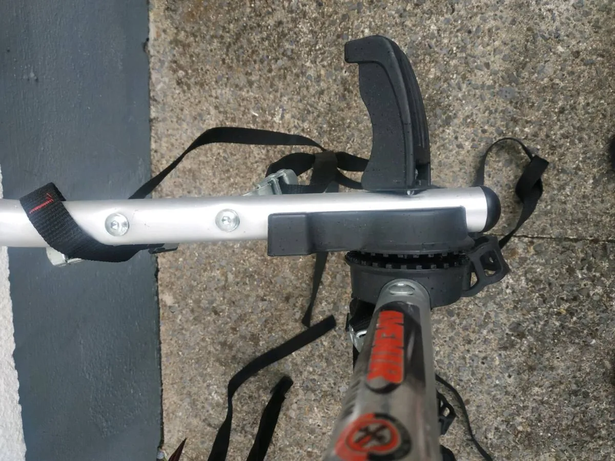 Triple bike rack carrier,very sturdy. - Image 3