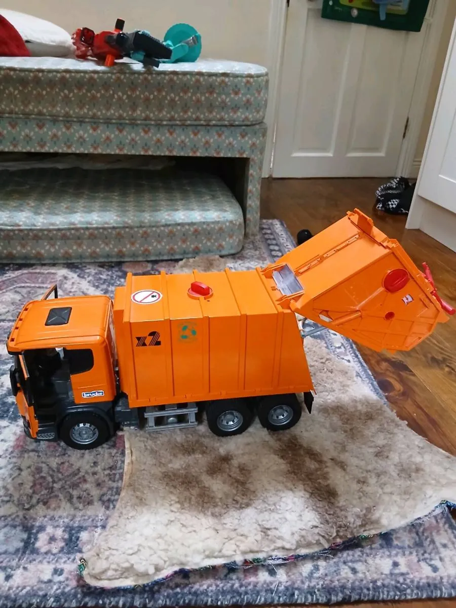 Large Toy Garbage Truck - Image 1