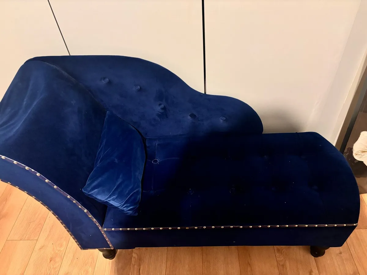 Blue stylish lounge chair/chaise longue - Image 1