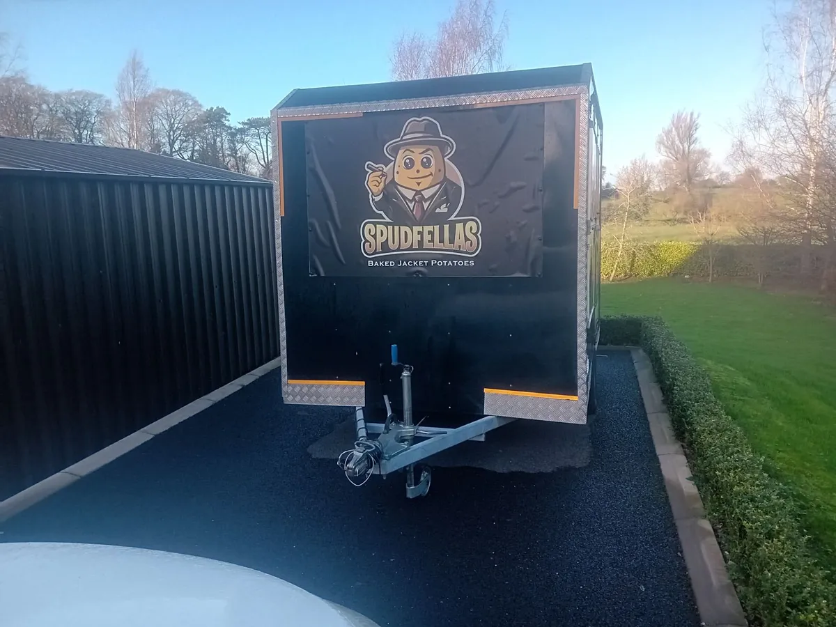 Brand new customers built baked potato trailer - Image 4