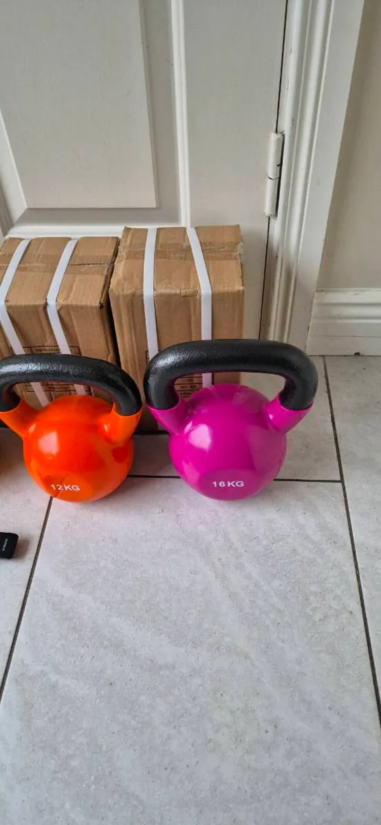 2xbrand new cast iron kettlebells ,16kg, 12kg - Image 1