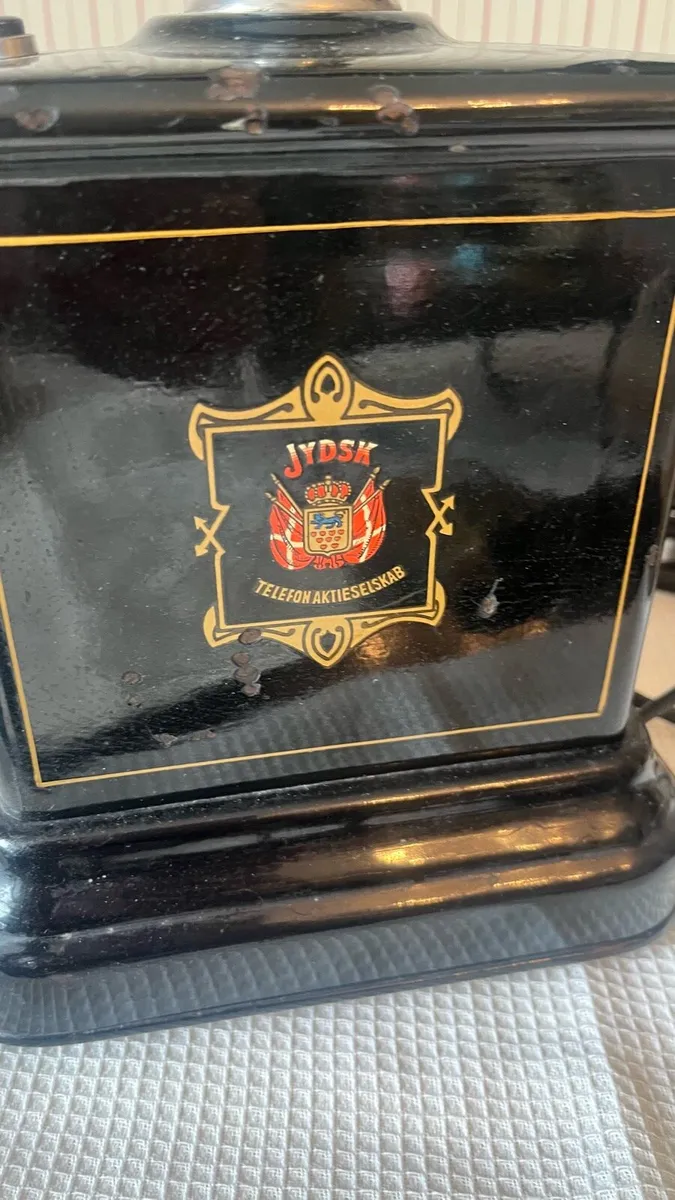 Vintage hand crank phone - Image 2