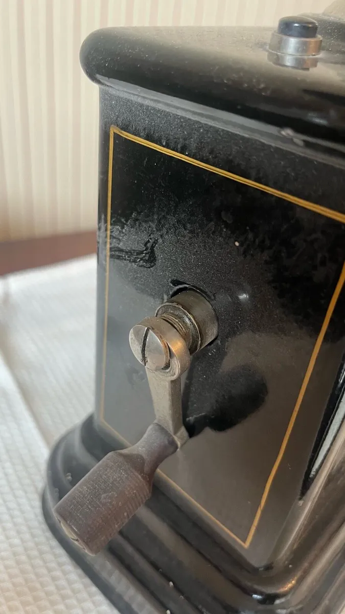 Vintage hand crank phone - Image 3