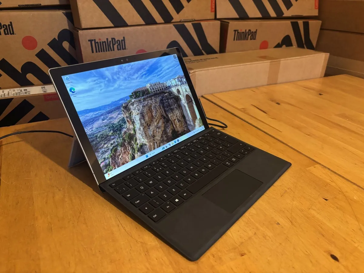 Microsoft Surface Pro 4 Tablet-i7-16Gb Ram-Win 11 - Image 1