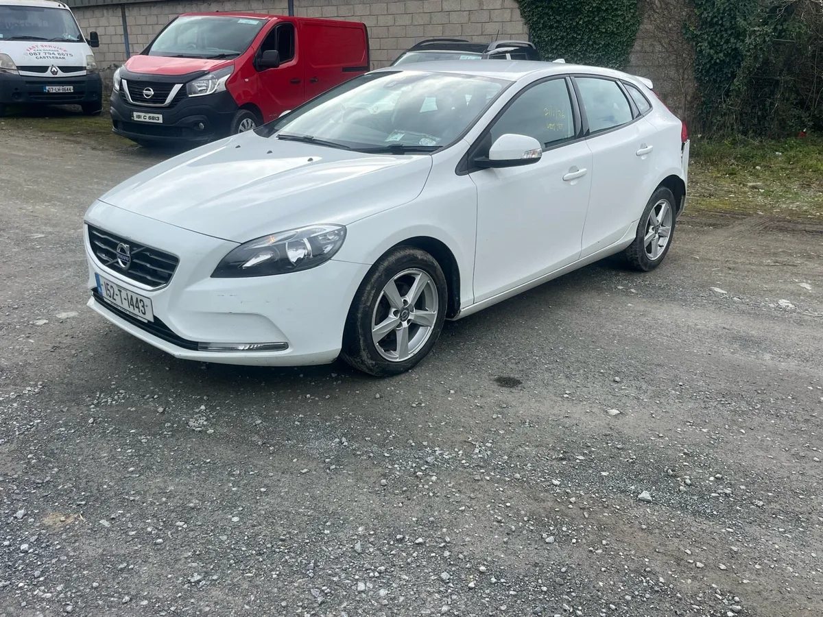 2015 Volvo v40 1.6 diesel - Image 2