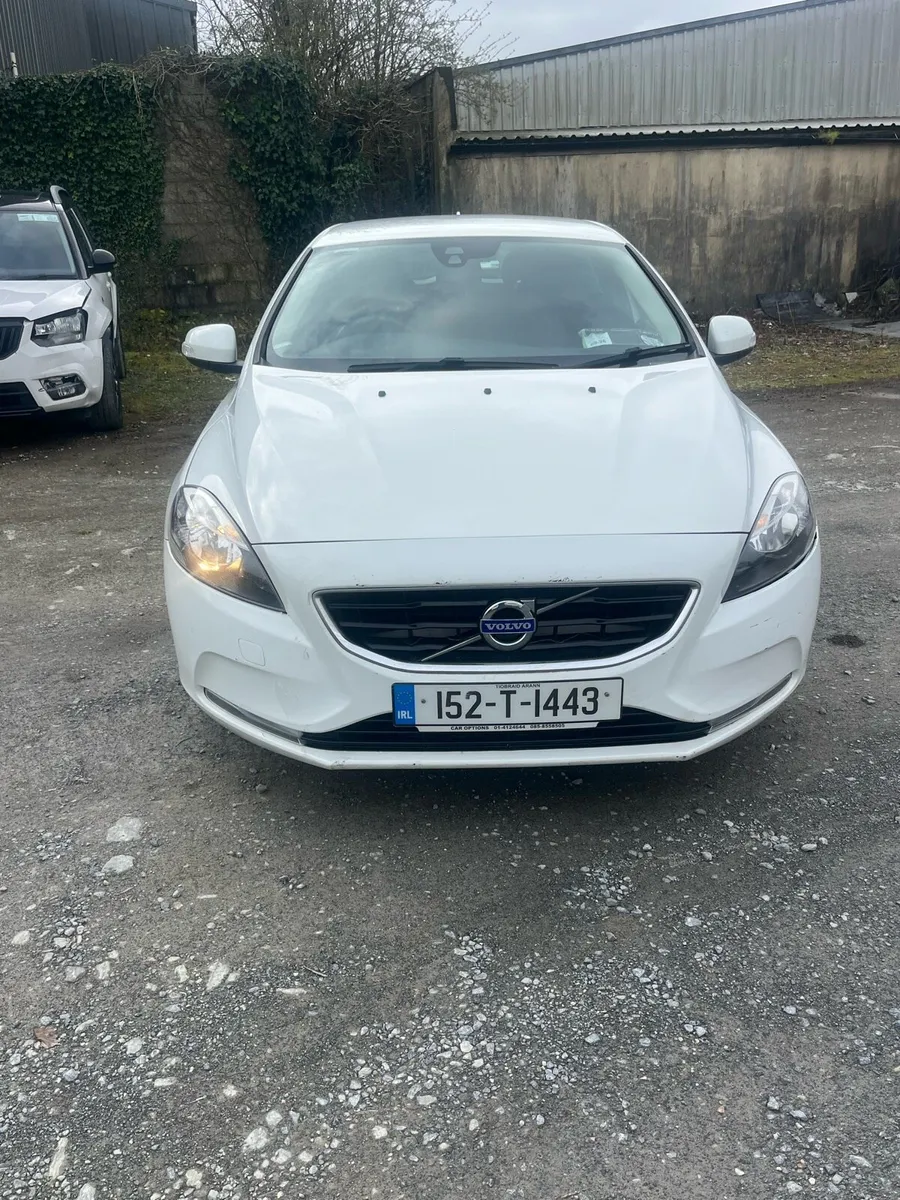 2015 Volvo v40 1.6 diesel - Image 3