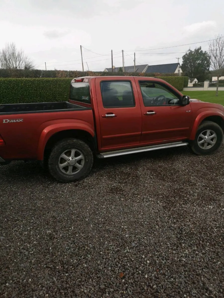 2011 Isuzu D-max crewcab - Image 2