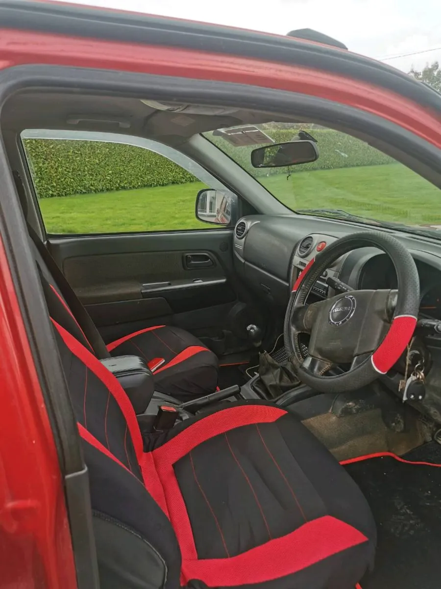 2011 Isuzu D-max crewcab - Image 3