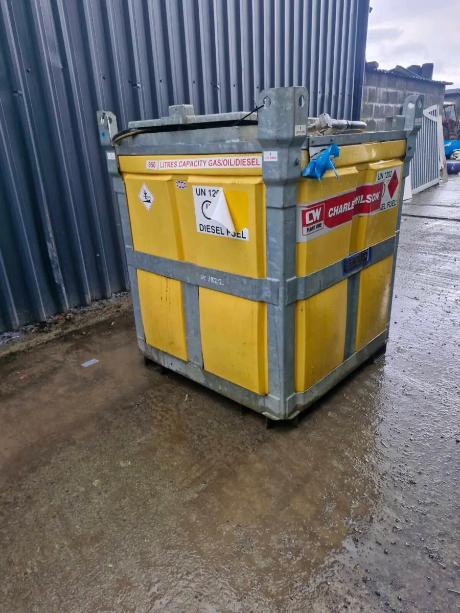 Diesel bowsers. - Image 2