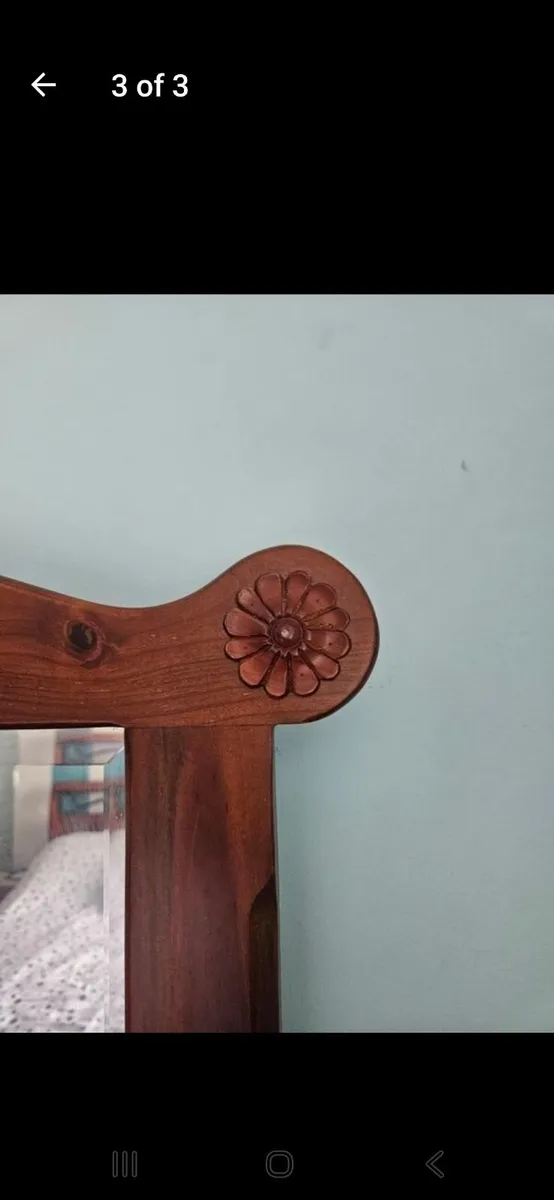 Solid wood chest of drawers - Image 1