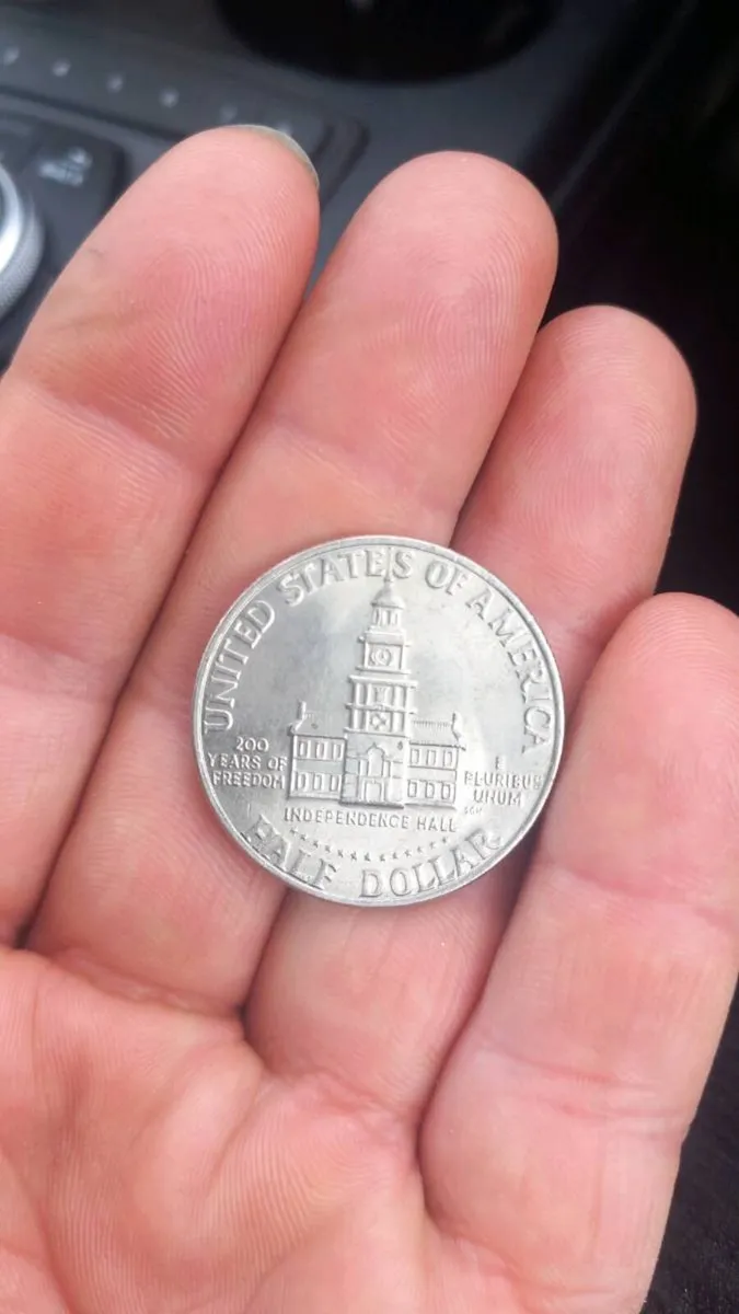 Half dollar - Image 1