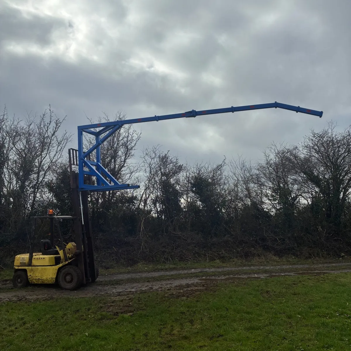 Umbilical over head boom - Image 1