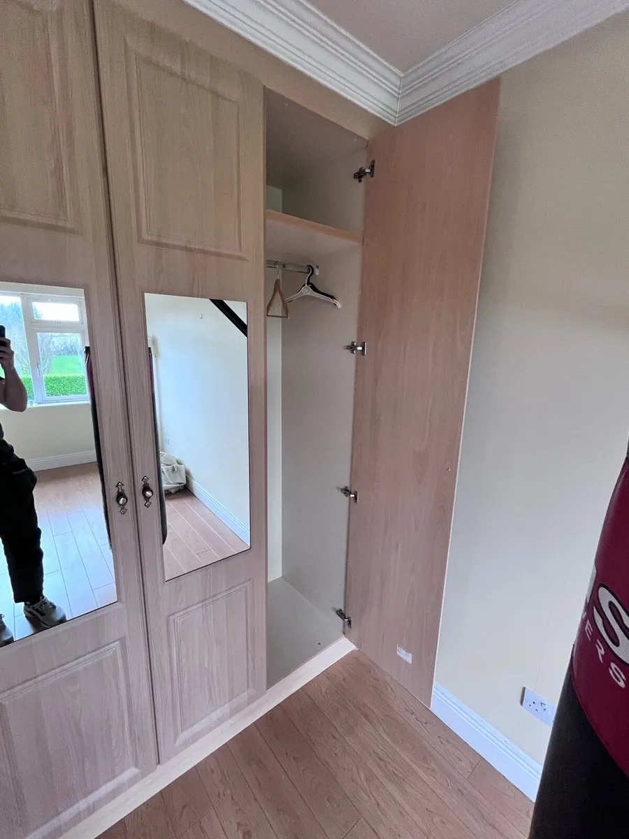 Wardrobe - Image 4