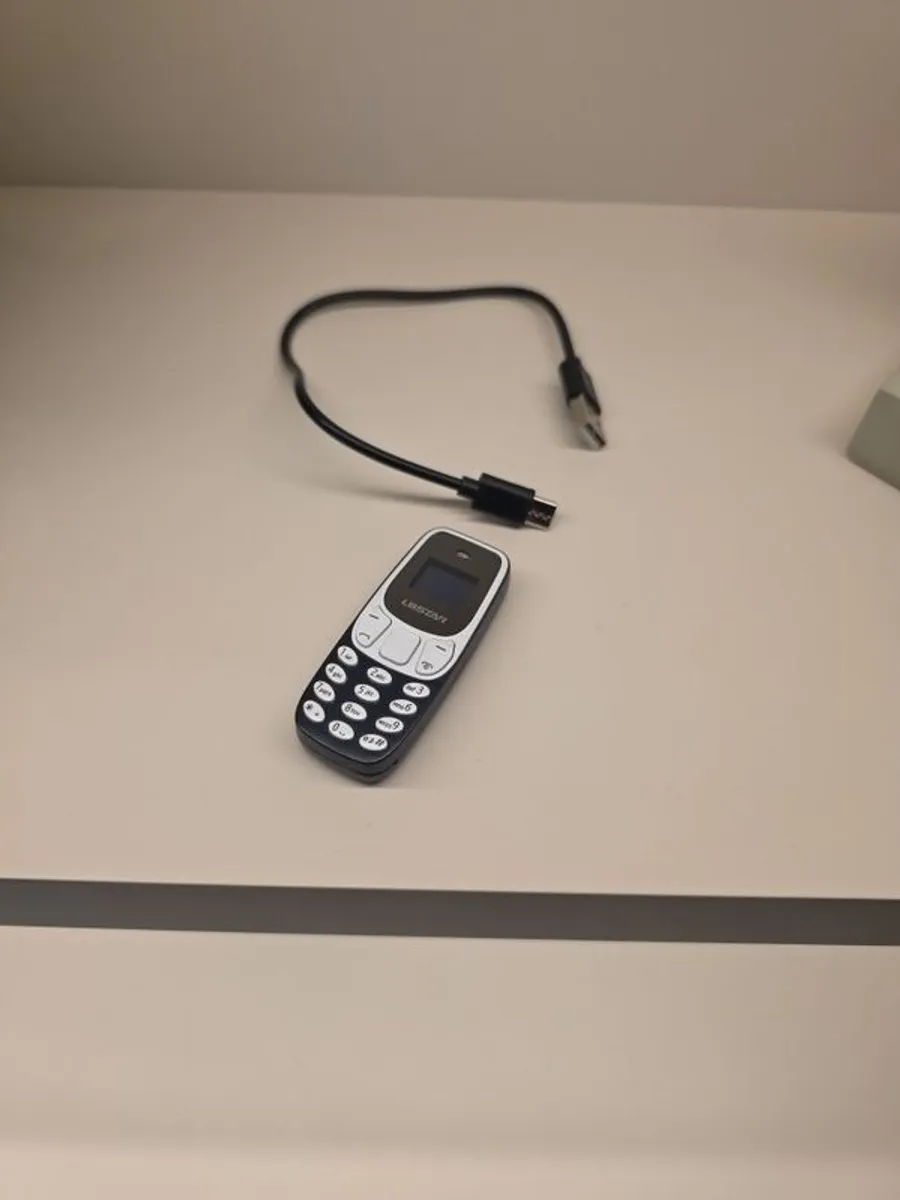 L8star tiny mobile phone - Image 1