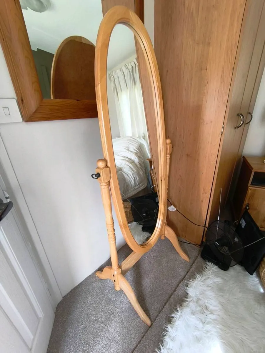 Beautiful New free standing mirror 50 new - Image 1