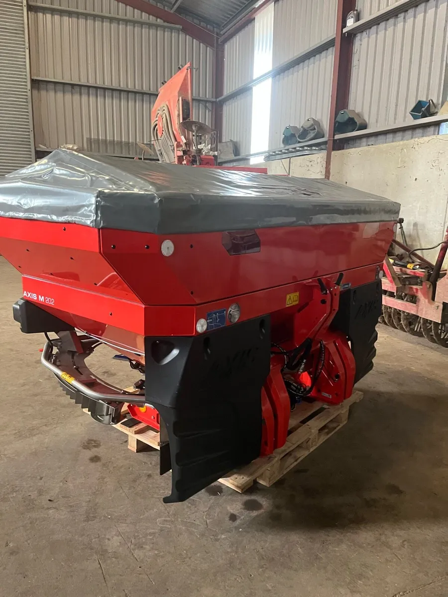 Fertiliser spreader - Image 4