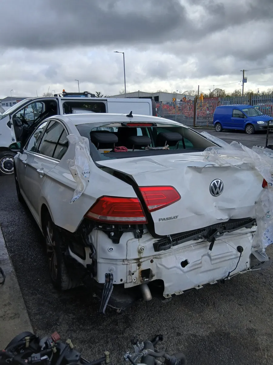 2017 Volkswagen Passat 2.0TDI BREAKING / parts - Image 3