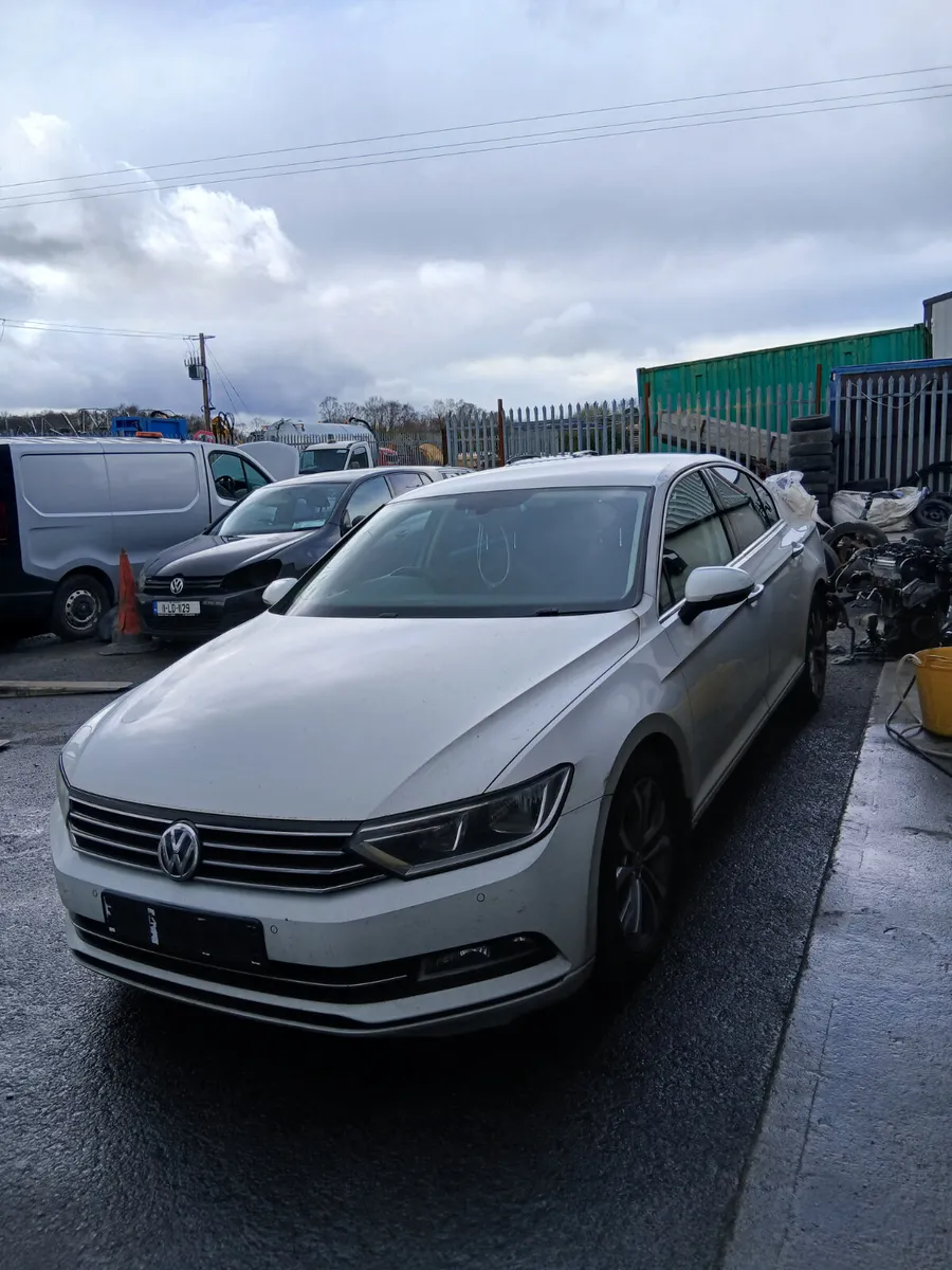 2017 Volkswagen Passat 2.0TDI BREAKING / parts - Image 2