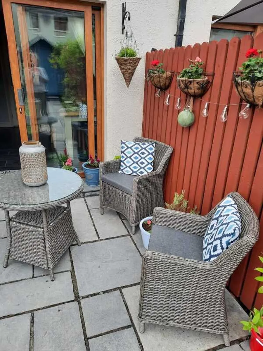 Garden Coffee Table and 2 Chairs