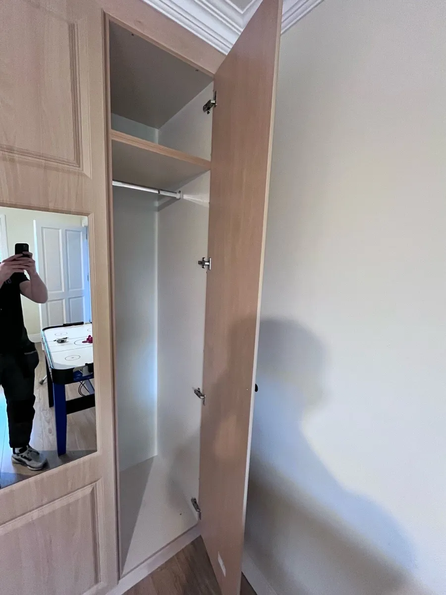 Wardrobe - Image 4