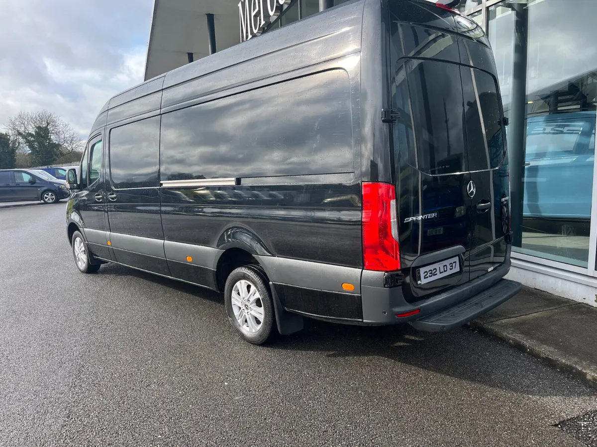 2023 Mercedes-Benz Sprinter 319/43 LWB Auto - Image 3