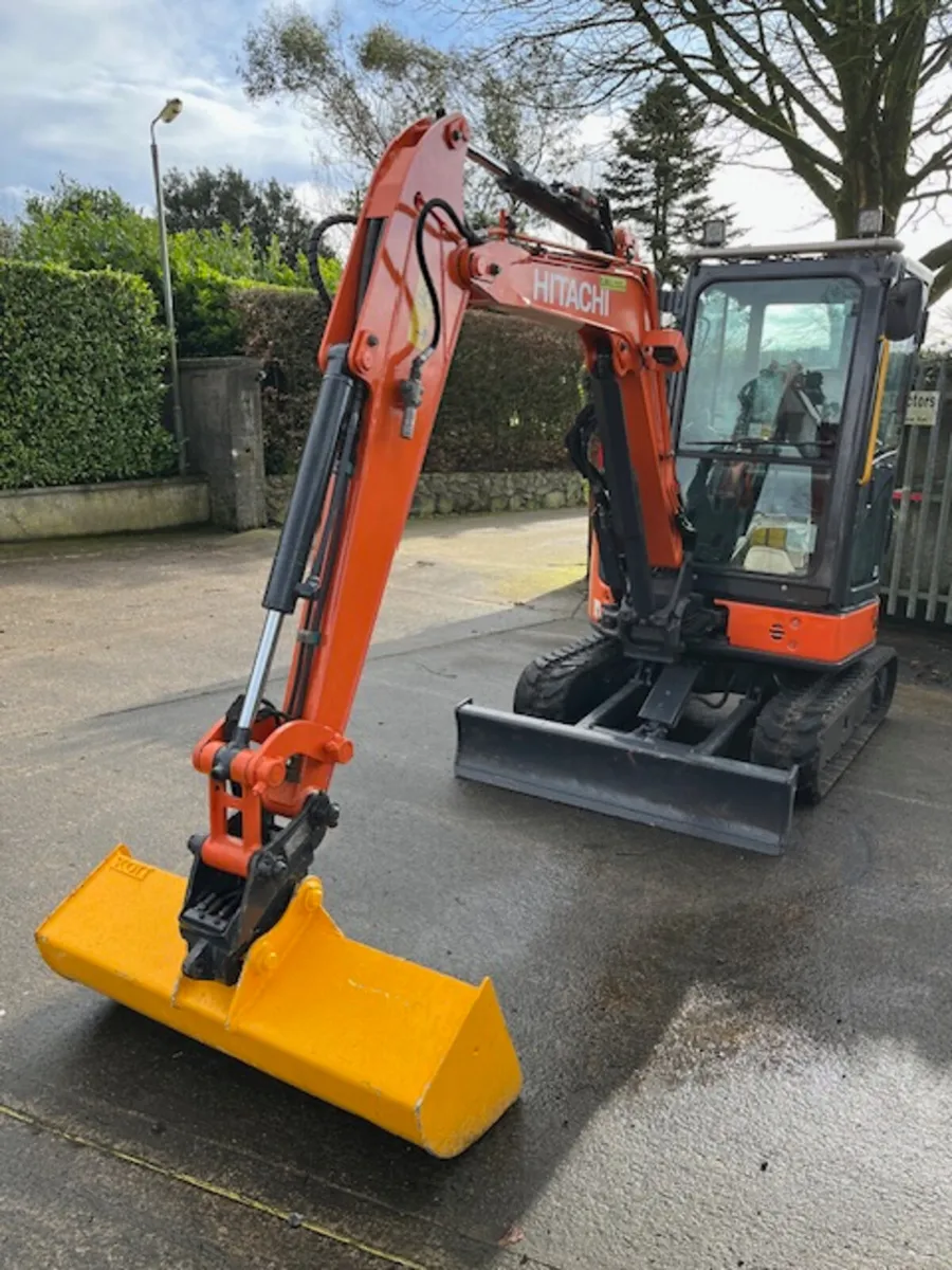 2017 Hatachi Zaxis 33U-5 Excavator - Image 2