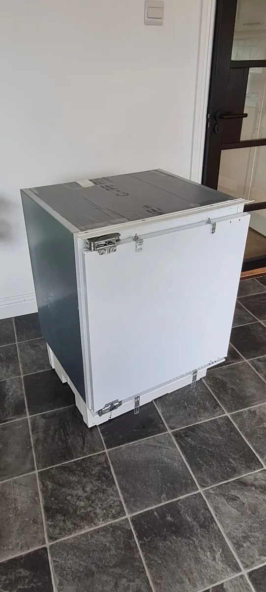 Hotpoint Integrated Fridge - Image 1