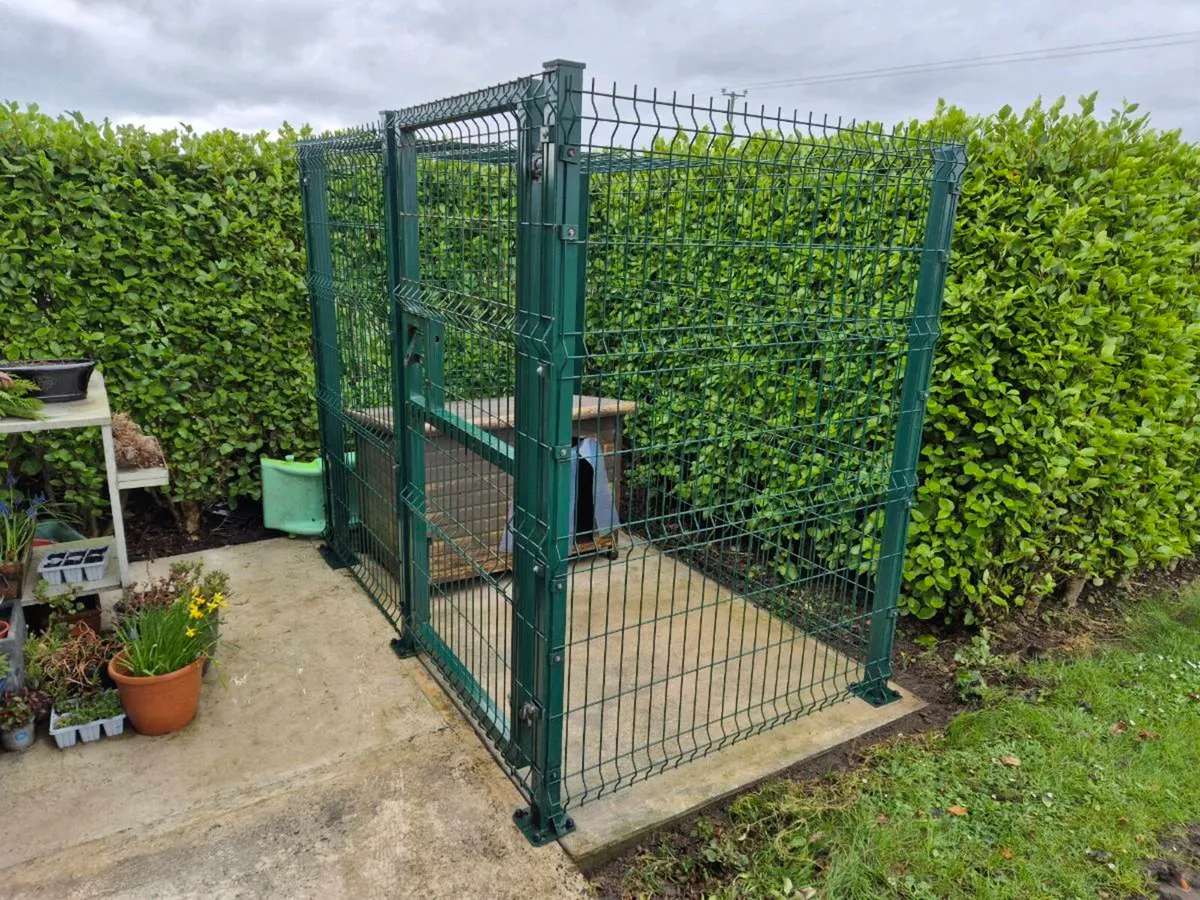 V Mesh Dog Run Enclosure - Image 2