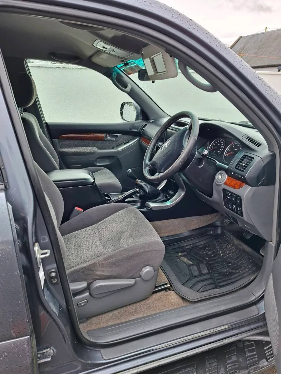 Toyota landcruiser - Image 3