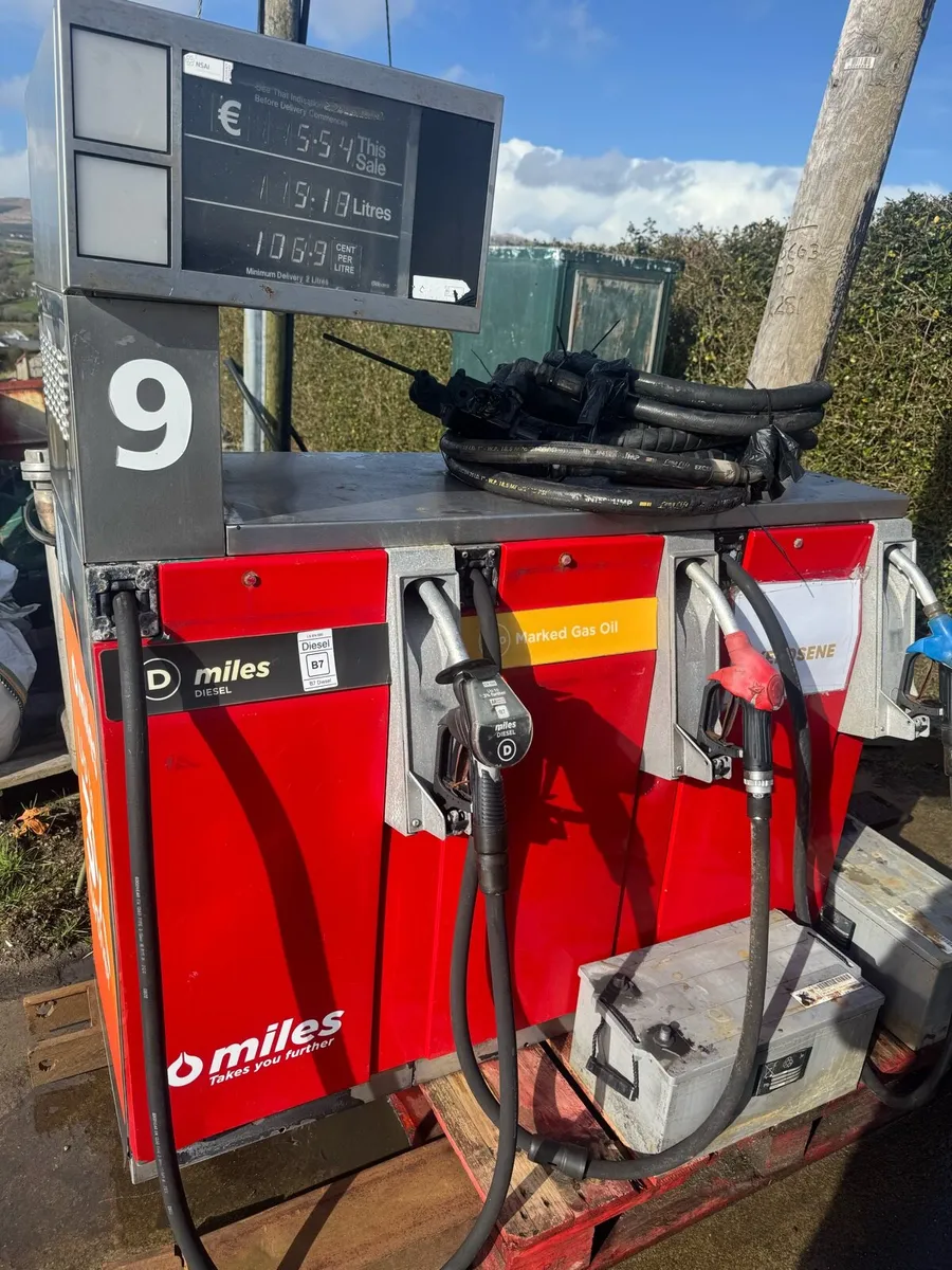 Fuel pumps - Image 1