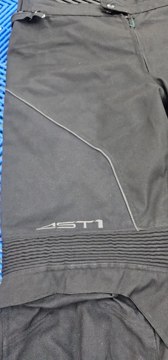 Motorcycle clothing - Image 4