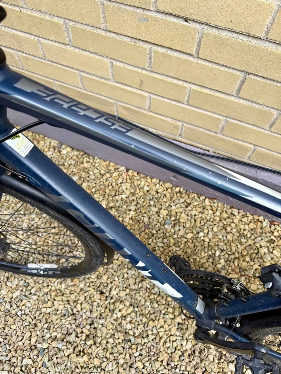 Giant escape XL Bicycle - Image 4