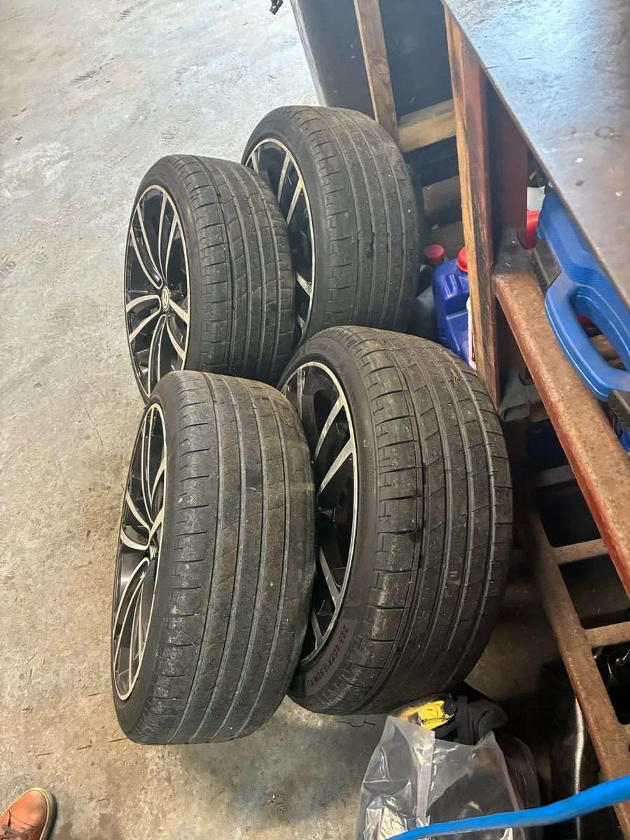 Volkswagen wheels and tyres - Image 2