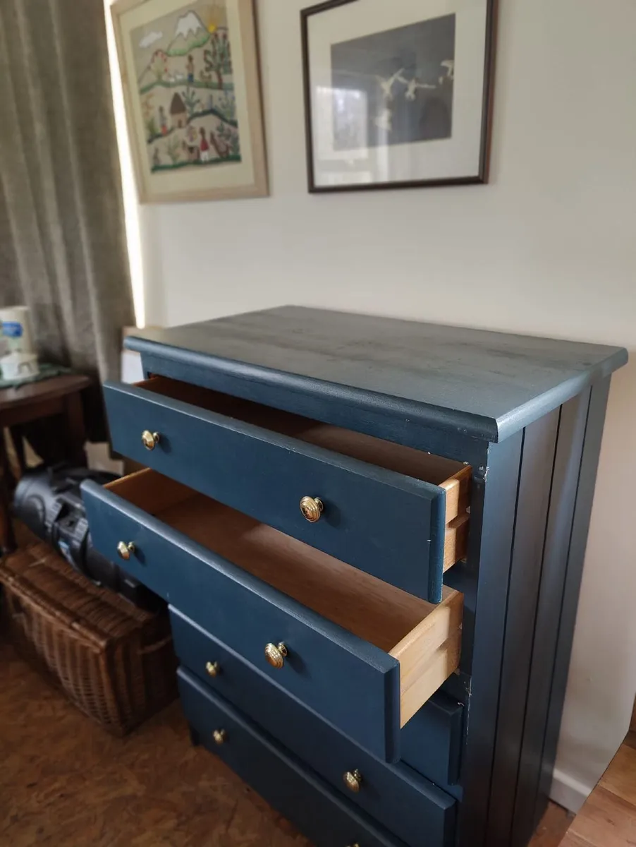 chest of drawers - Image 1