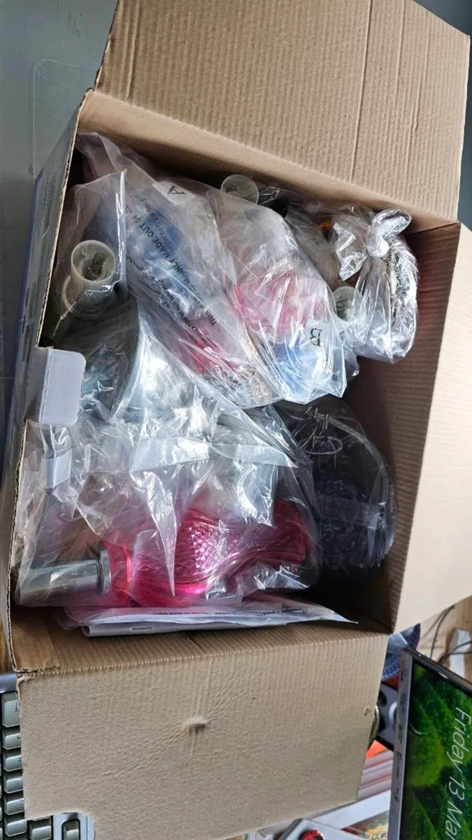 Funky Chandelier brand new - Image 2