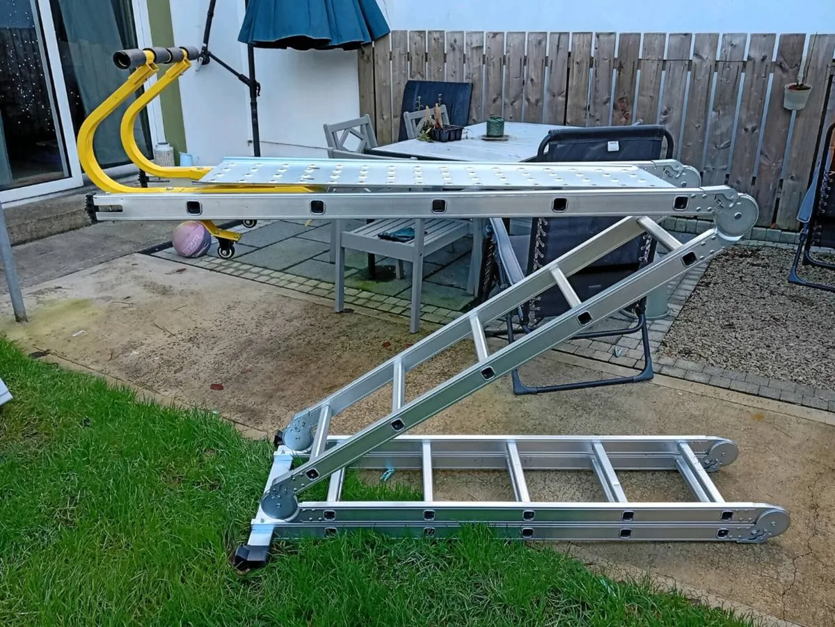 Folding roof ladder - Image 2