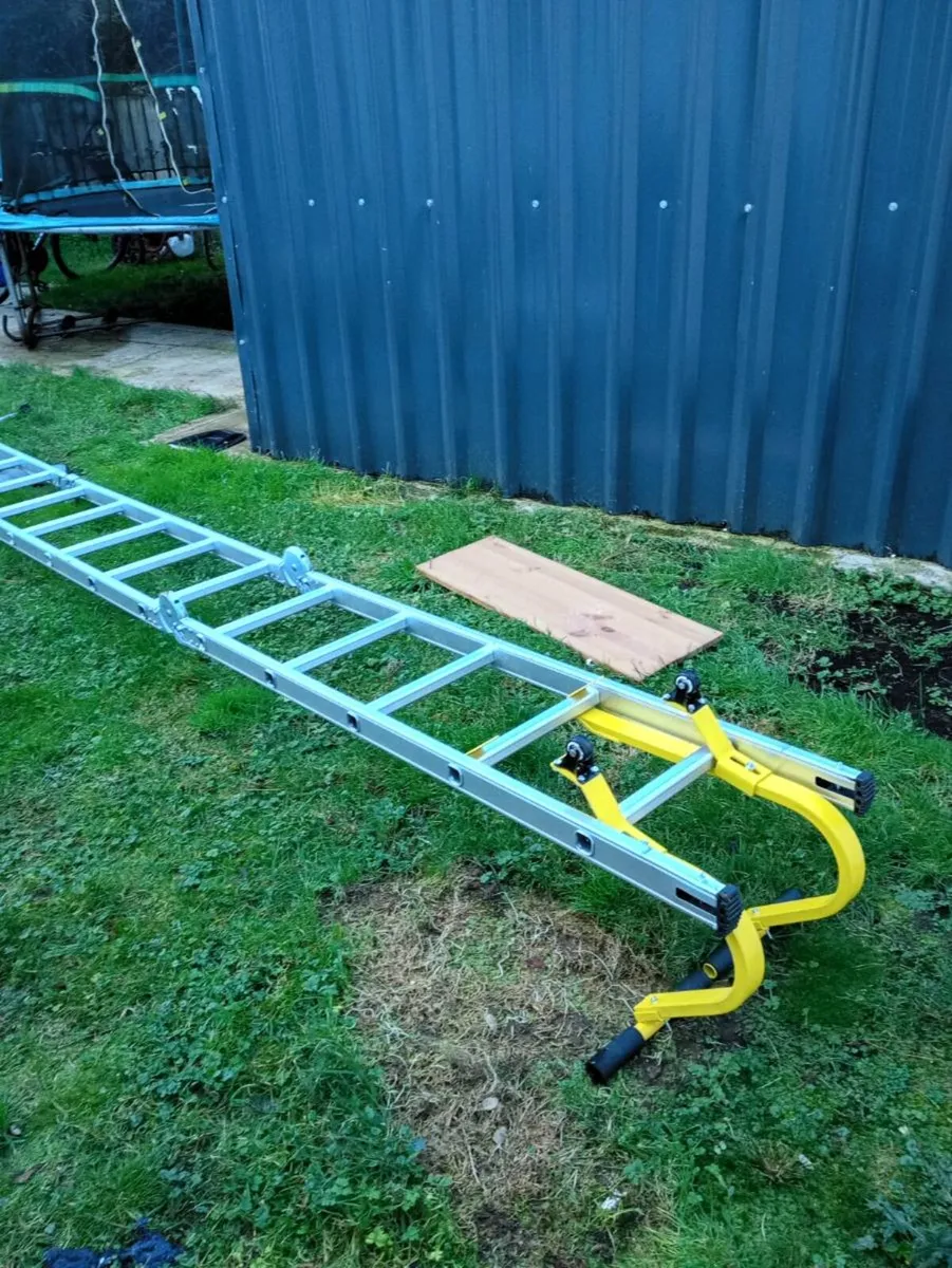 Folding roof ladder - Image 3