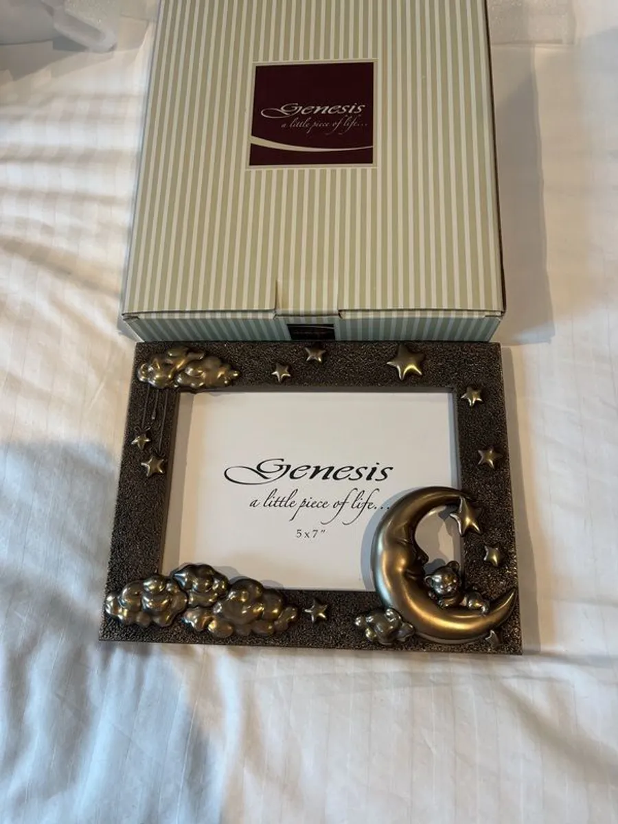 Genesis Photo Frame - Image 2
