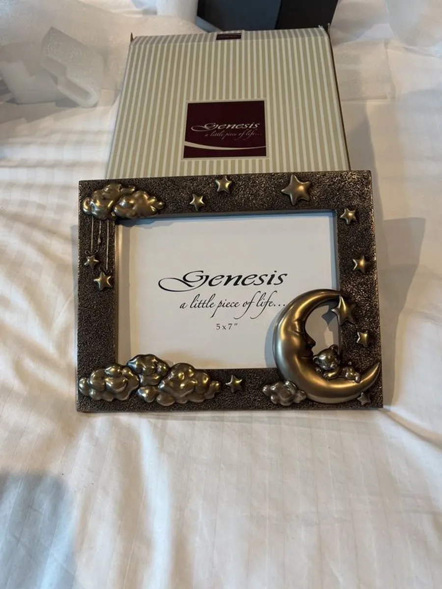 Genesis Photo Frame - Image 3