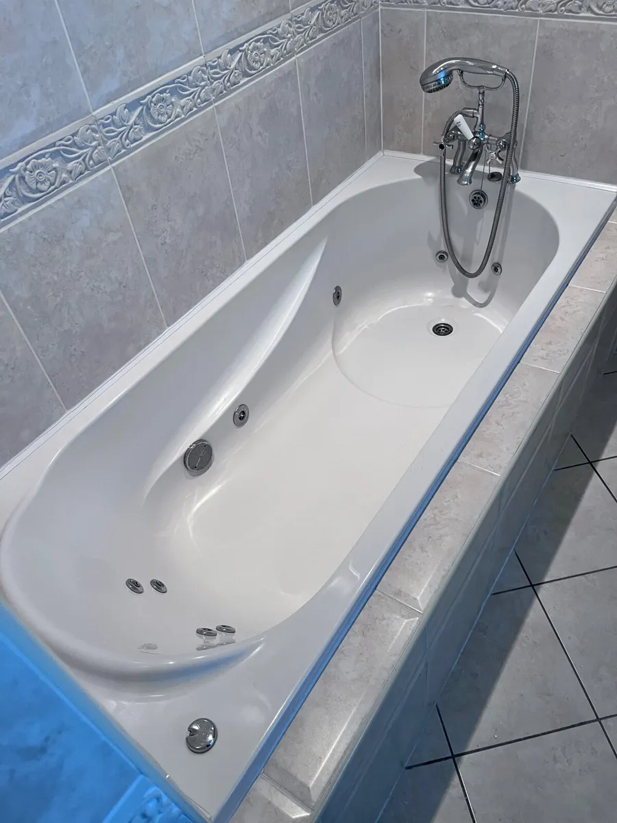 Bath jacuzzi - Image 4