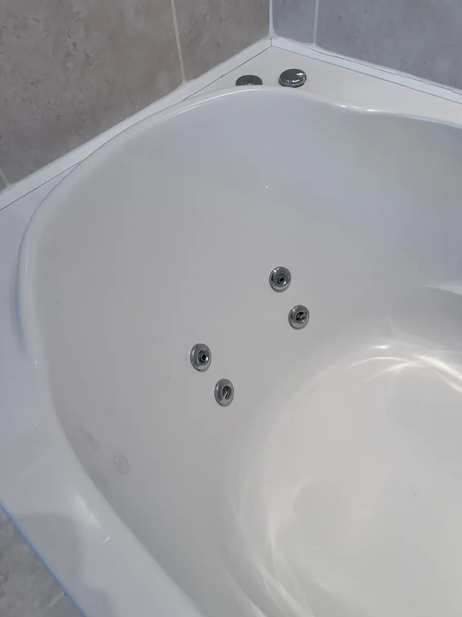 Bath jacuzzi - Image 2