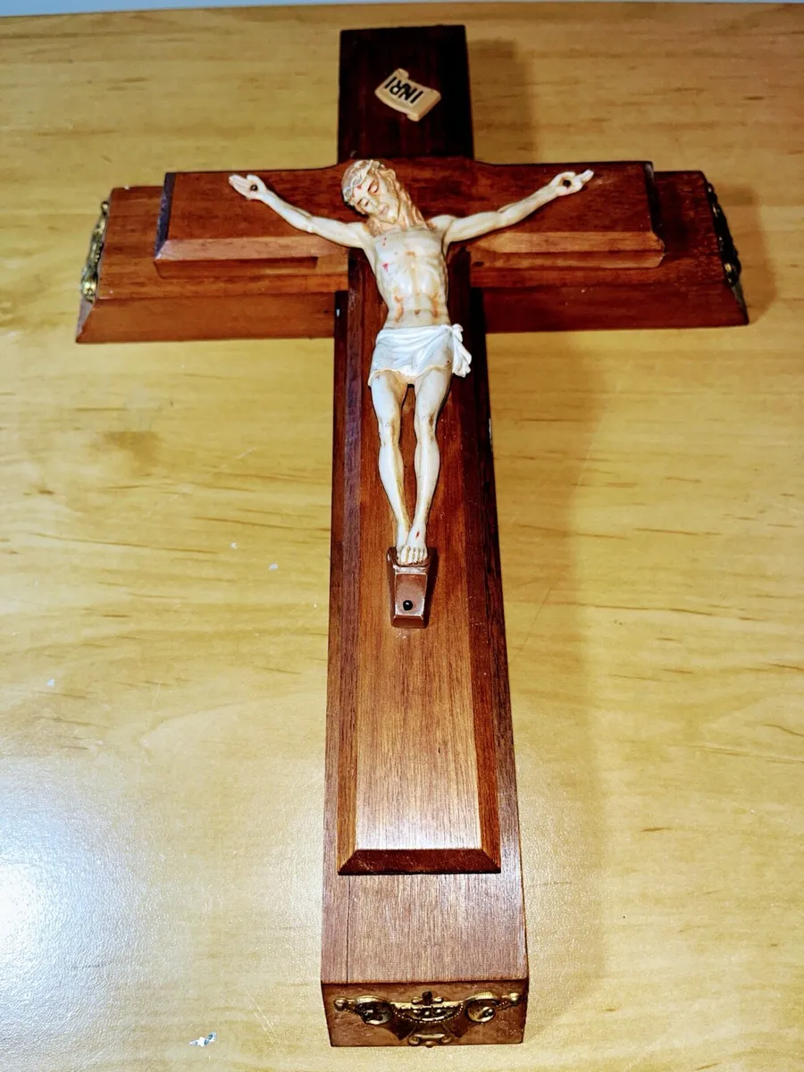 Vintage crucifix - Image 3