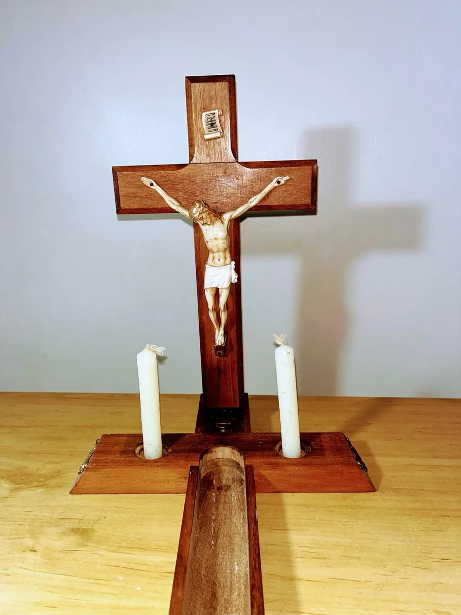 Vintage crucifix - Image 4