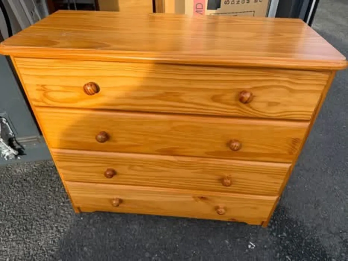 Chest of drawers - Image 1