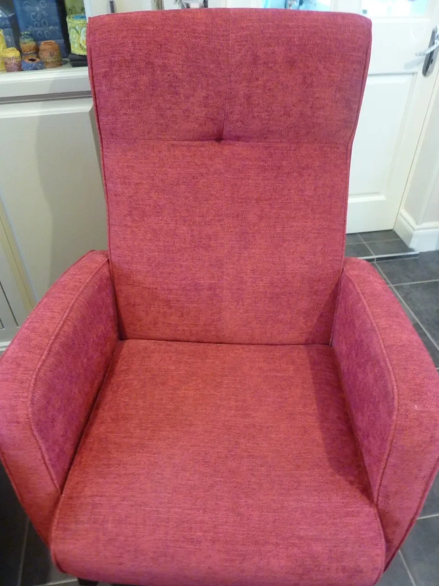 Pair of Armchairs with footstools - Image 3