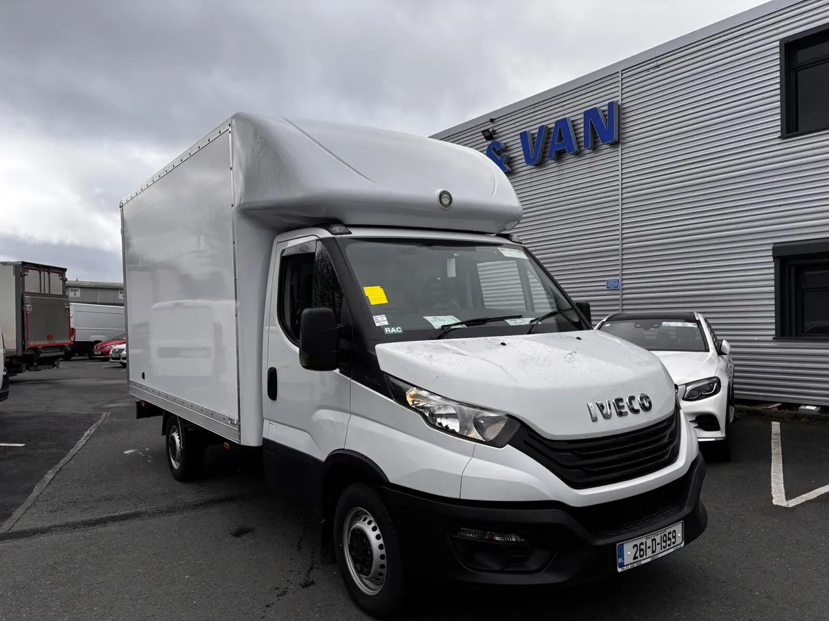 ****IVECO DAILY BOX BODY 2.3 DIESEL /// MANUAL *** - Image 1