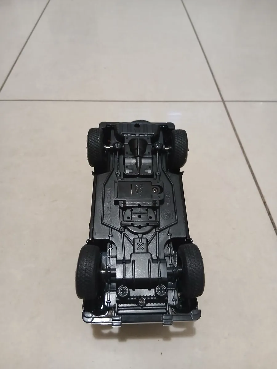 Police Jeep Toy Car - 1:32 Die-Cast Metal - Image 3