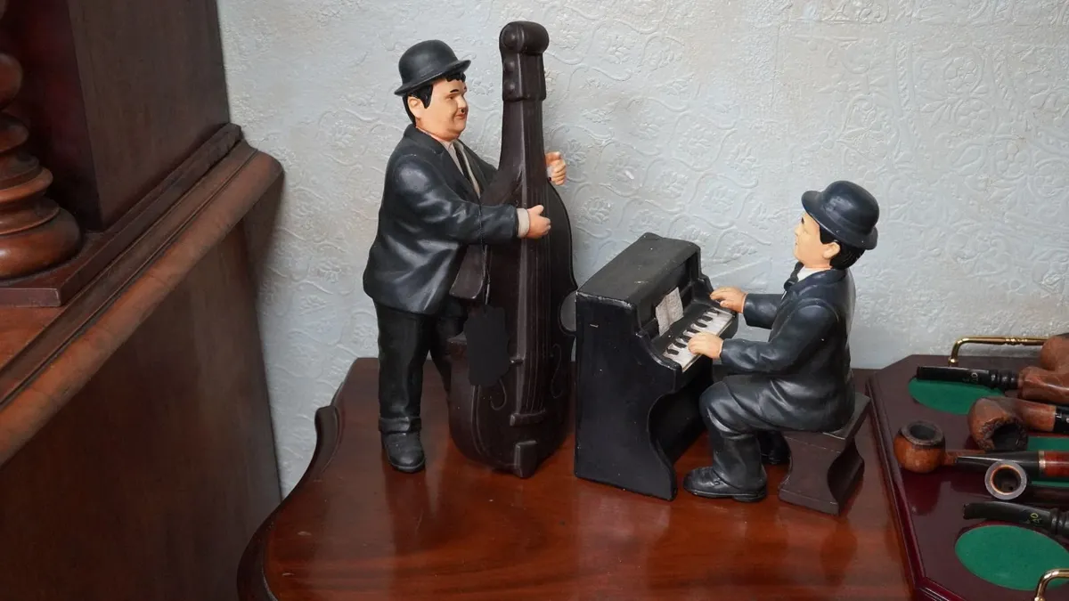 Laurel & Hardy Ceramic Jazz Duo Figurine Set - Image 1