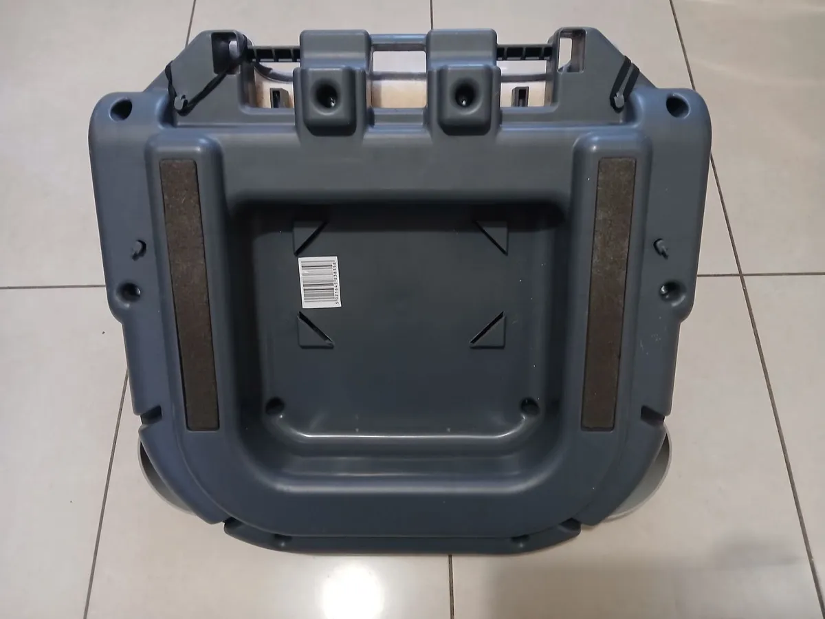 Graco Baby Car Seat - Image 4