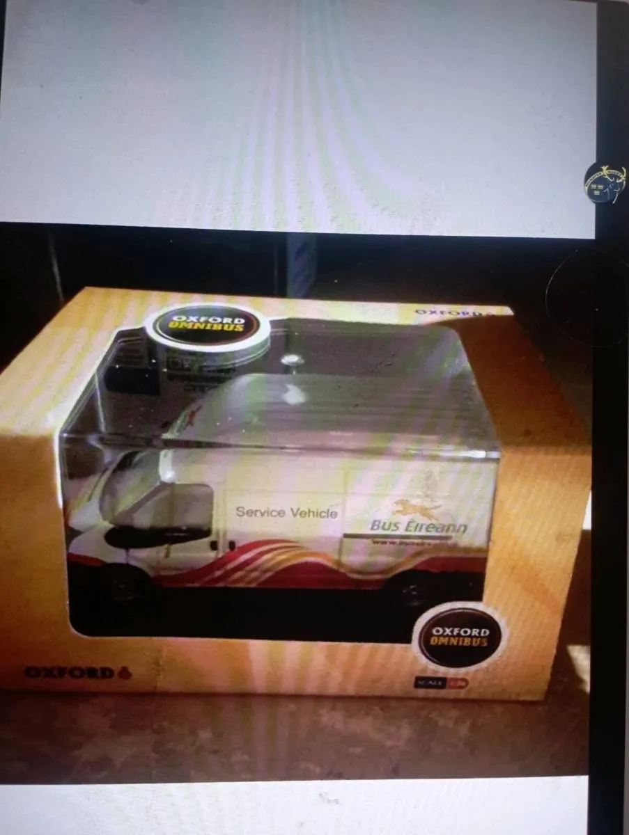 OOXFORD DIE-CAST BUS EIREANN FORD TRANSIT VAN LWB - Image 2